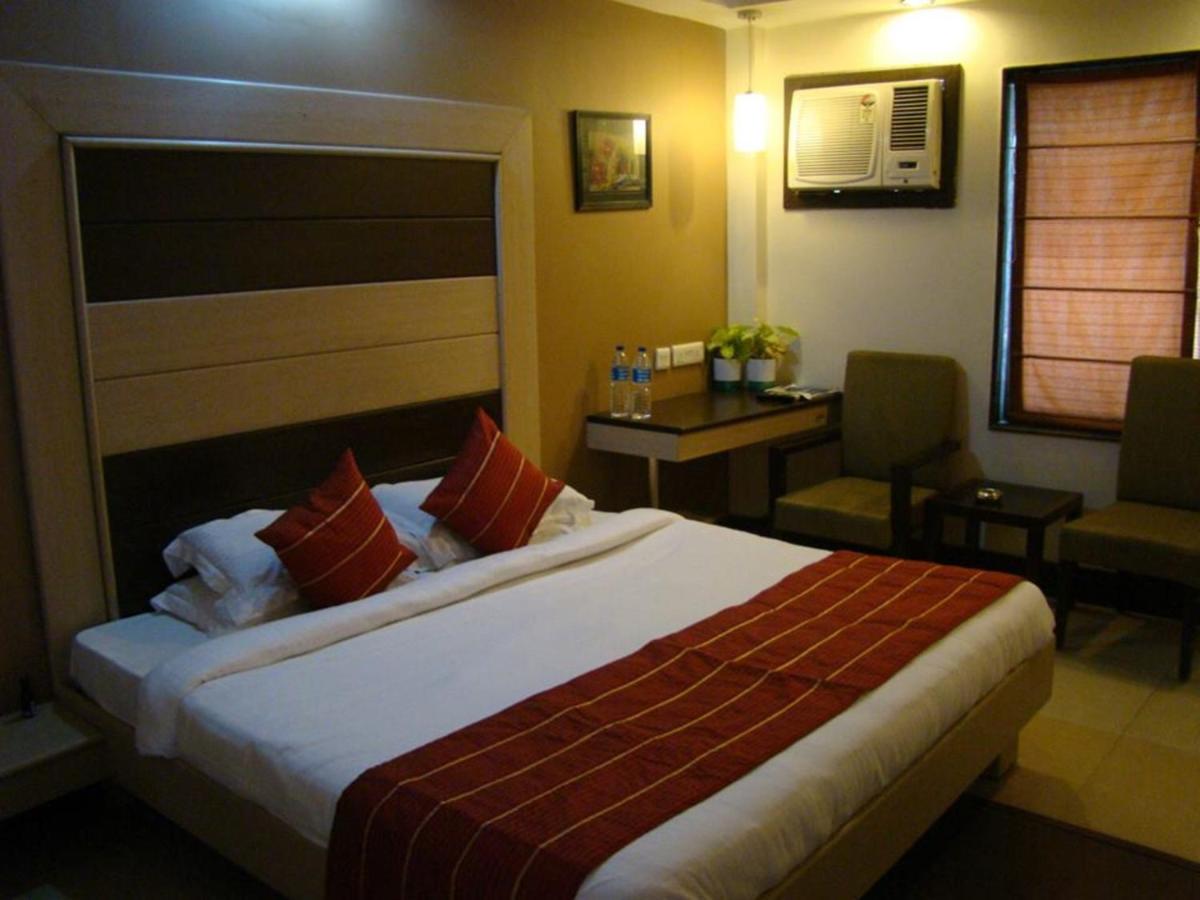 Hotel Pacific Inn Huda City Centre Gurgaon Exterior photo